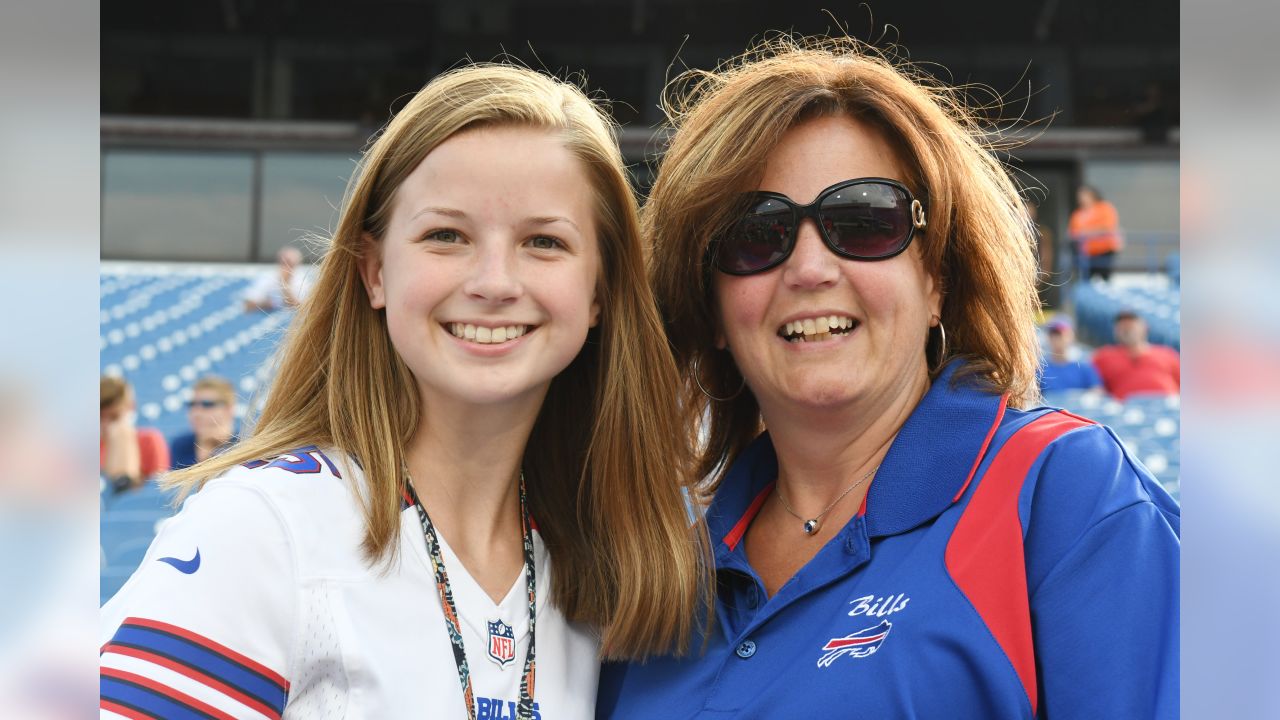 Say Cheese: Bills Fans at the 2018 Home Opener