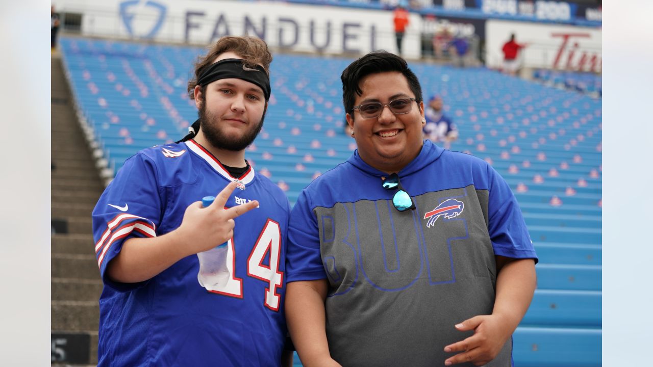 In Buffalo, Bills Mafia tries (and fails) to keep it together as 2021 title  dreams seem weirdly within reach - ESPN