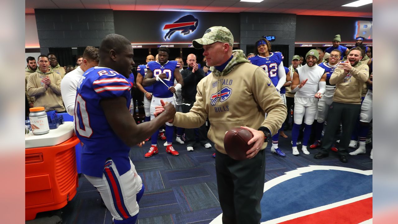 Bills' Frank Gore climbs past Barry Sanders to 3rd all-time in rushing  yards during game vs. Broncos – The Denver Post