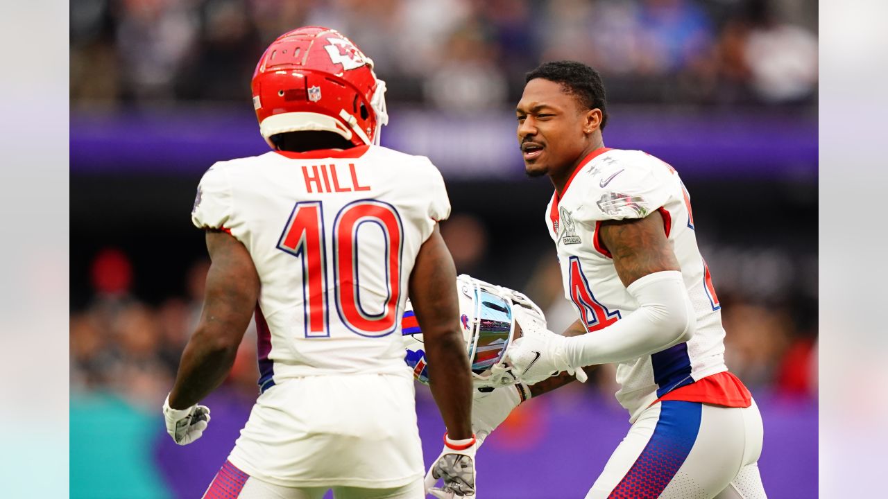 Stefon Diggs, Dion Dawkins will represent Bills at Pro Bowl