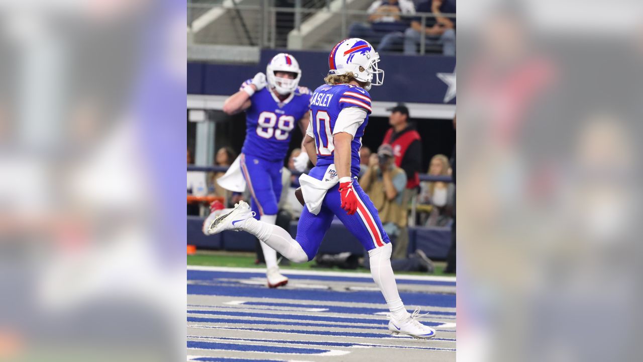 Buffalo Bills Cold Front Report - From youth football to the NFL. Devin  Singletary and Lamar Jackson swap jerseys. #BALvsBUF #billsmafia  #ColdFrontReport #DevinSingletary #LamarJackson