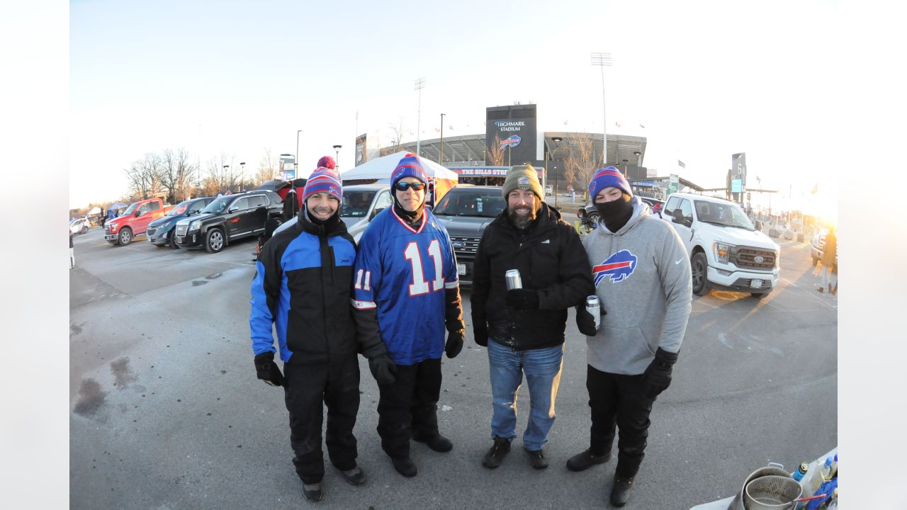 Buffalo Bills leave tailgating to fans