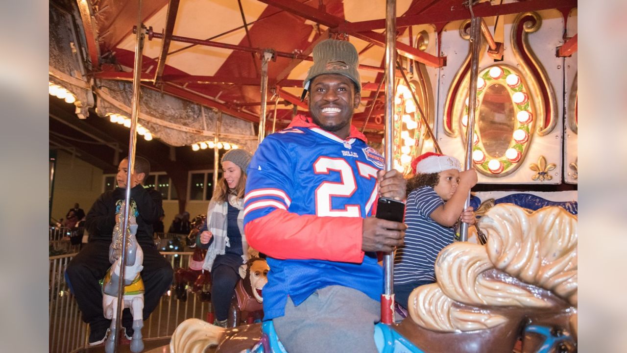 Bills Life: Tre White and Bills rookies spread holiday cheer