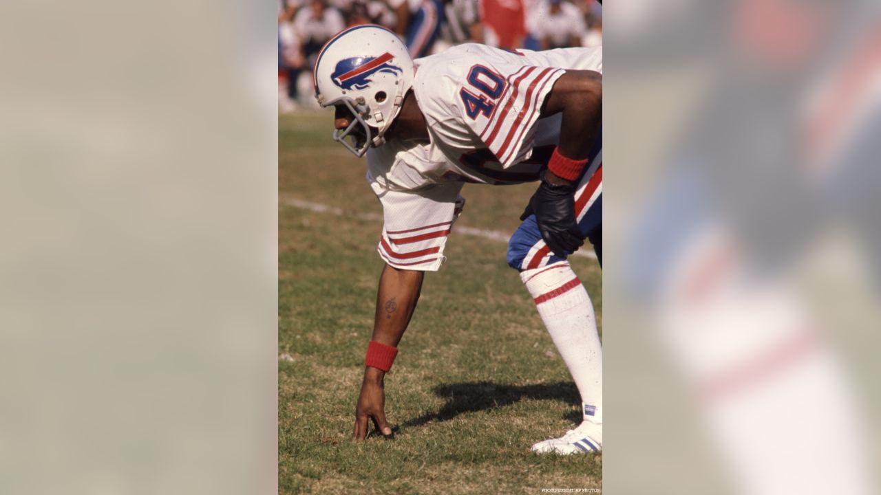 Throwback Uniforms: Bills (1965) and Oilers (1960) 