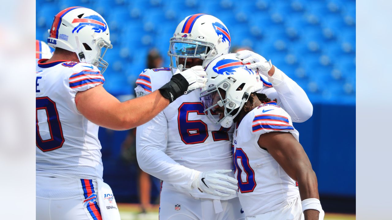 FB_Helmet_Guy on X: Best Bills charging buffalo helmet. Who you got?   / X