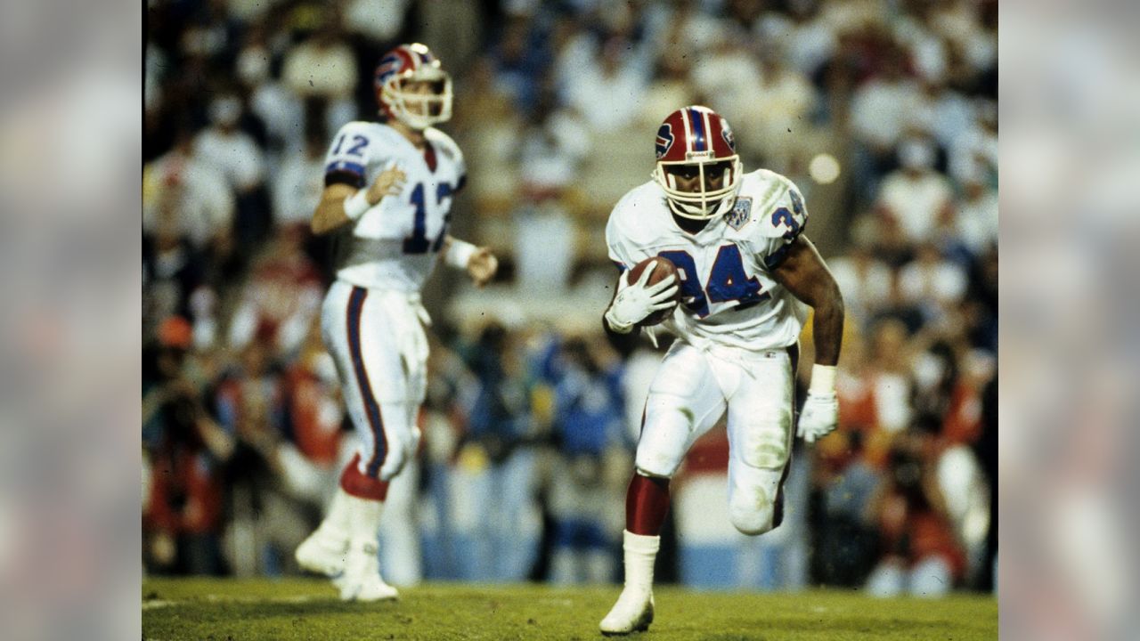 Feb. 27, 2001: Thurman Thomas retires