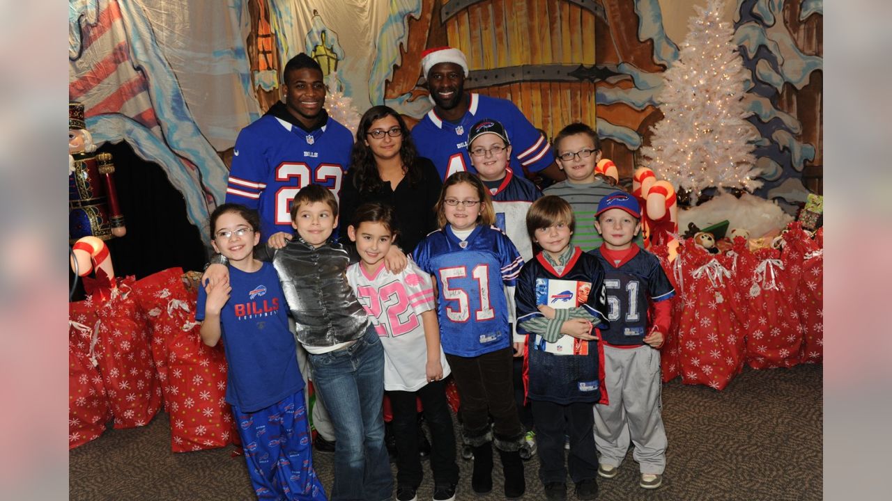 Buffalo Bills rookies host Christmas party for kids