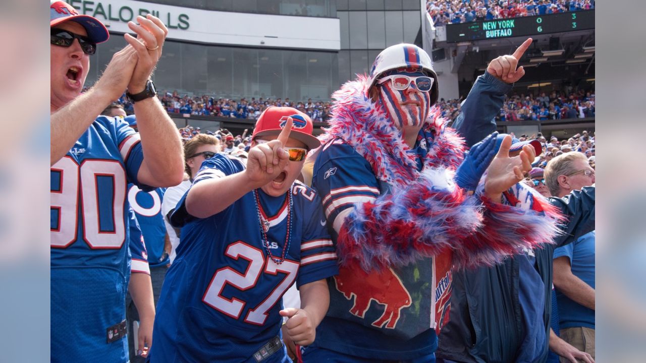 Buffalo Bills vs. New York Jets. Fans support on NFL Game. Silhouette of  supporters, big screen with two rivals in background Stock Photo - Alamy