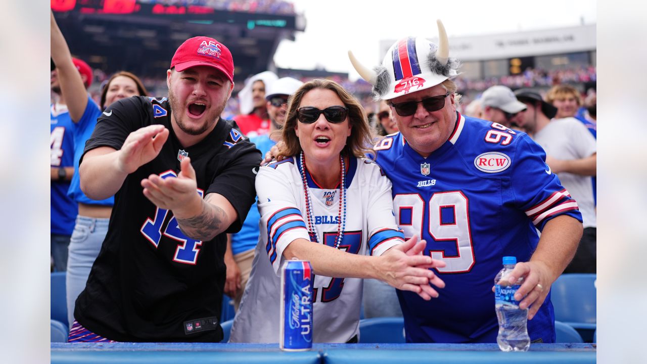 Buffalo Bills Vs. Los Angeles Chargers. Fans Support On NFL Game.  Silhouette Of Supporters, Big Screen With Two Rivals In Background. Stock  Photo, Picture And Royalty Free Image. Image 151976779.