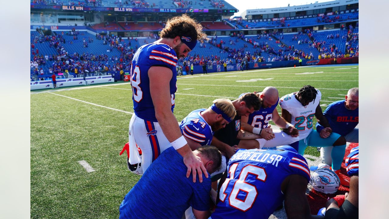 Josh Allen, Stefon Diggs have monster days as Buffalo edges Miami - The  Boston Globe