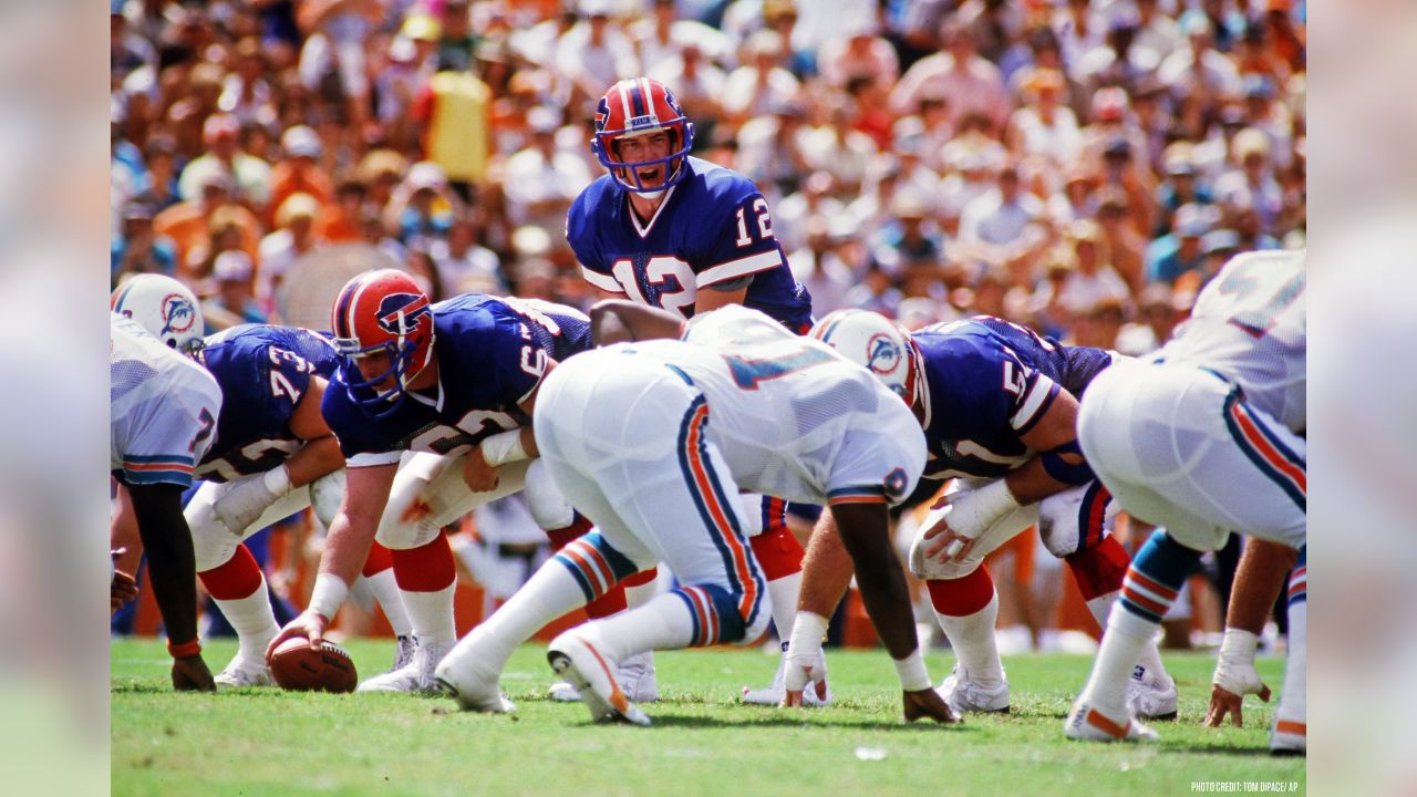 Buffalo Bills kicker Steve Christie, left, and quarterback Frank