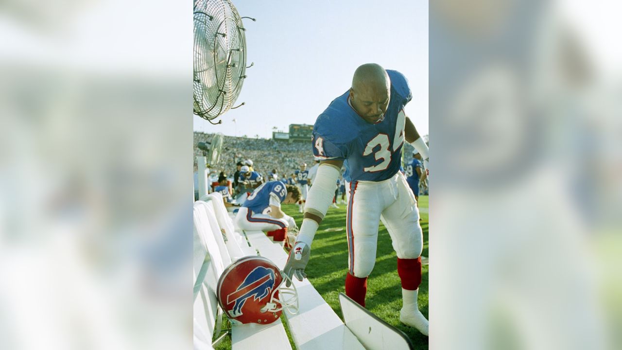 Feb. 27, 2001: Thurman Thomas retires