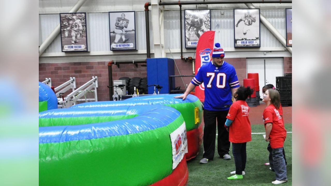 10 heartwarming posts that highlight why Lorenzo Alexander was named the  Bills Walter Payton Man of the Year for third time