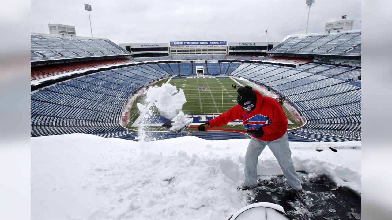 NFL Game Center displays snow in the air and on the field today :  buffalobills