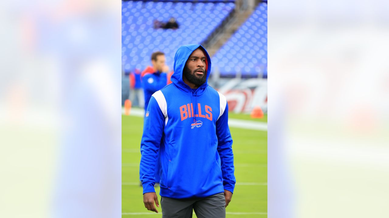 Buffalo Bills' Von Miller reps Thurman Thomas shirt pregame vs. Ravens