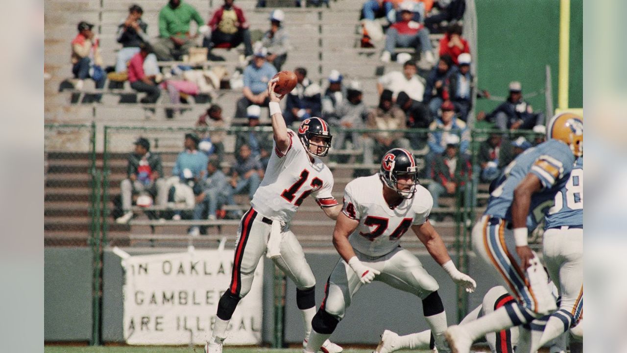 Houston Gamblers vs Los Angeles Express, 1985. Jim Kelly. : r/USFL