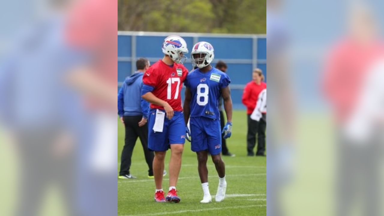 Virginia Tech football: Tremaine Edmunds signs his contract with the  Buffalo Bills - Gobbler Country