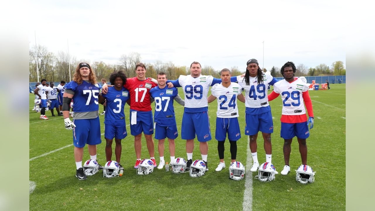 Virginia Tech football: Tremaine Edmunds signs his contract with the  Buffalo Bills - Gobbler Country