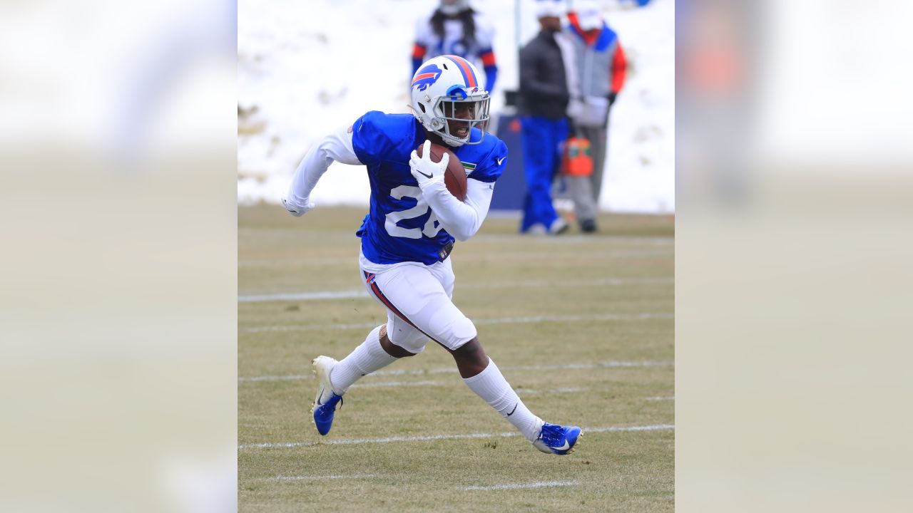 Buffalo Bills wide receiver John Brown warms up before an NFL football game  against the New York Giants, Sunday, Sept. 15, 2019, in East Rutherford,  N.J. (AP Photo/Bill Kostroun Stock Photo - Alamy