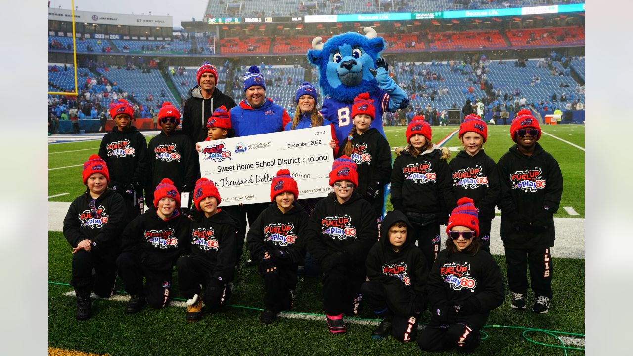 Bills players help kick off the Play 60 Challenge - BVM Sports