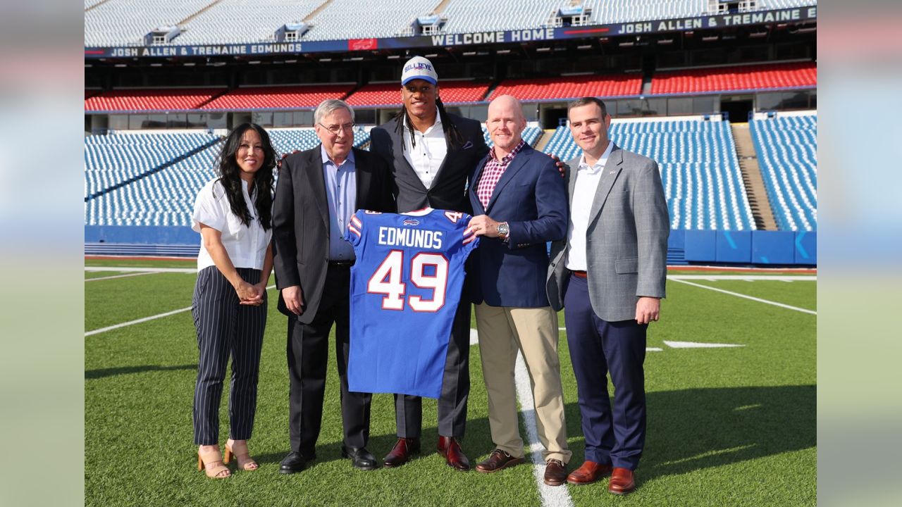 Football, life a family affair for Tremaine Edmunds