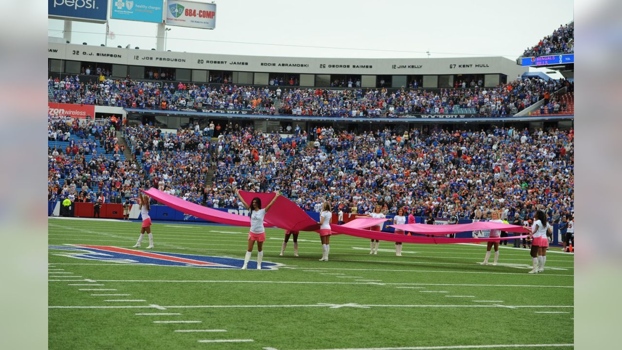 PHOTO OF THE WEEK: Buffalo Bills Bring Breast Cancer Survivors on Field