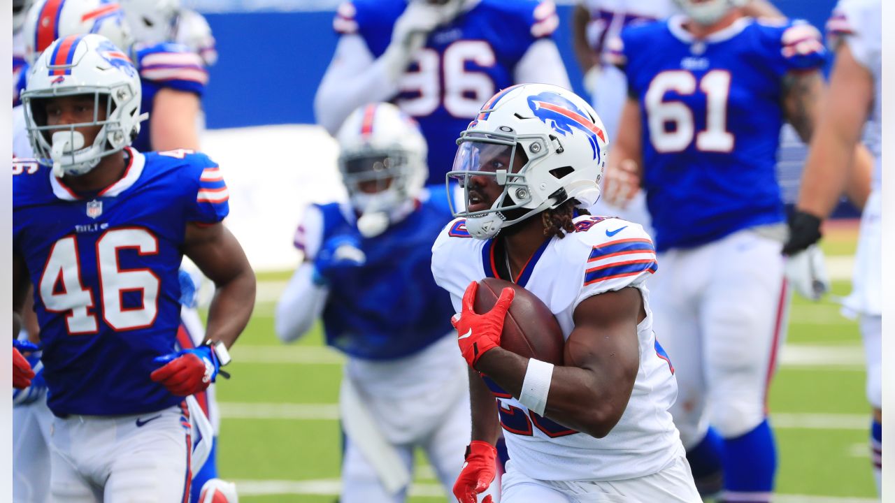 Buffalo Bills running back Devin Singletary (26) warms up before an NFL  football game against the Green Bay Packers, Sunday, Oct. 30, 2022, in  Buffalo, N.Y. (AP Photo/Rick Scuteri Stock Photo - Alamy