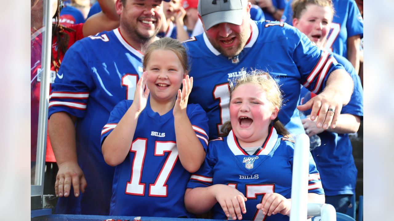 Best photos from the 2022 Return of the Blue & Red practice