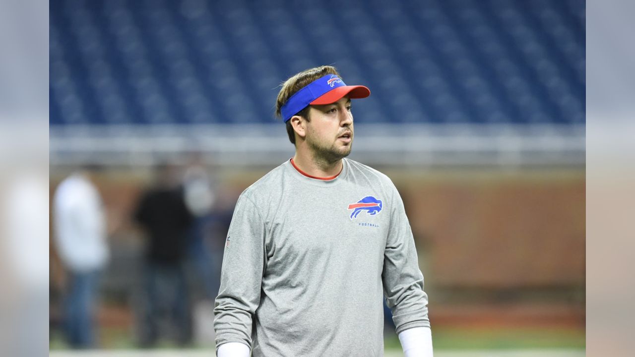 Kyle Orton is the only QB in the last 25 years who has figured out the real  key to success at Soldier Field - persistent gameday hangovers and a nice  thick neckbeard.