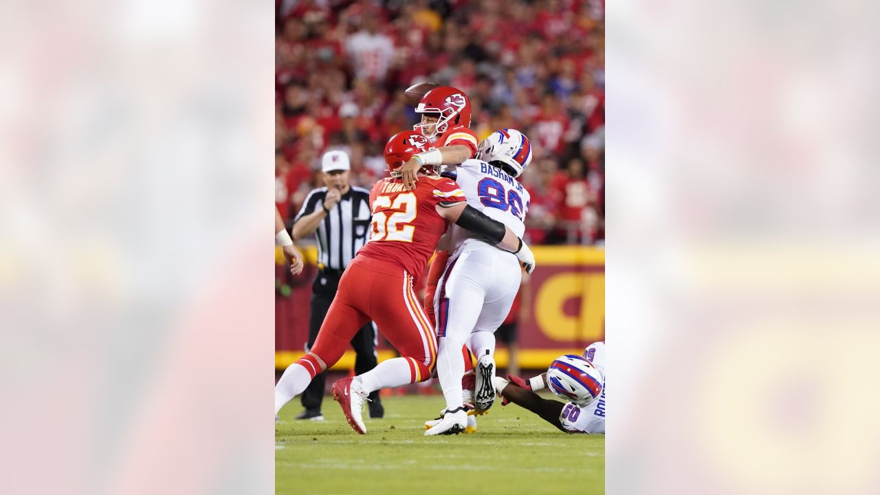 7,285 Bills V Chiefs Stock Photos, High-Res Pictures, and Images