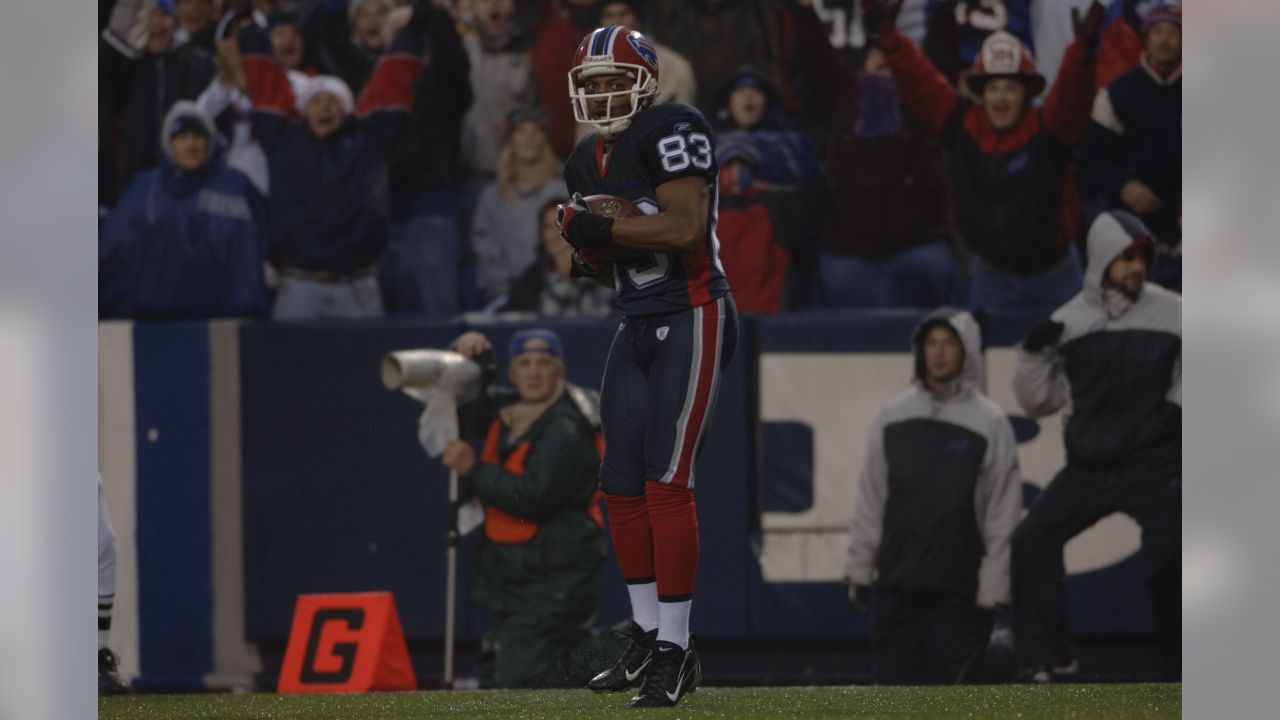 Buffalo Bills' Lee Evans (83) celebrates with teammates Melvin