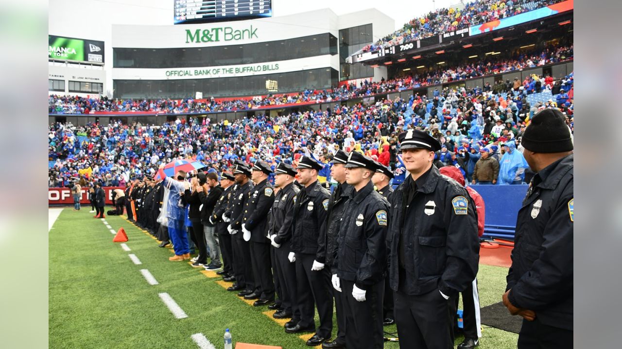 Buffalo Bills honor Officer Craig Lehner in pregame ceremony