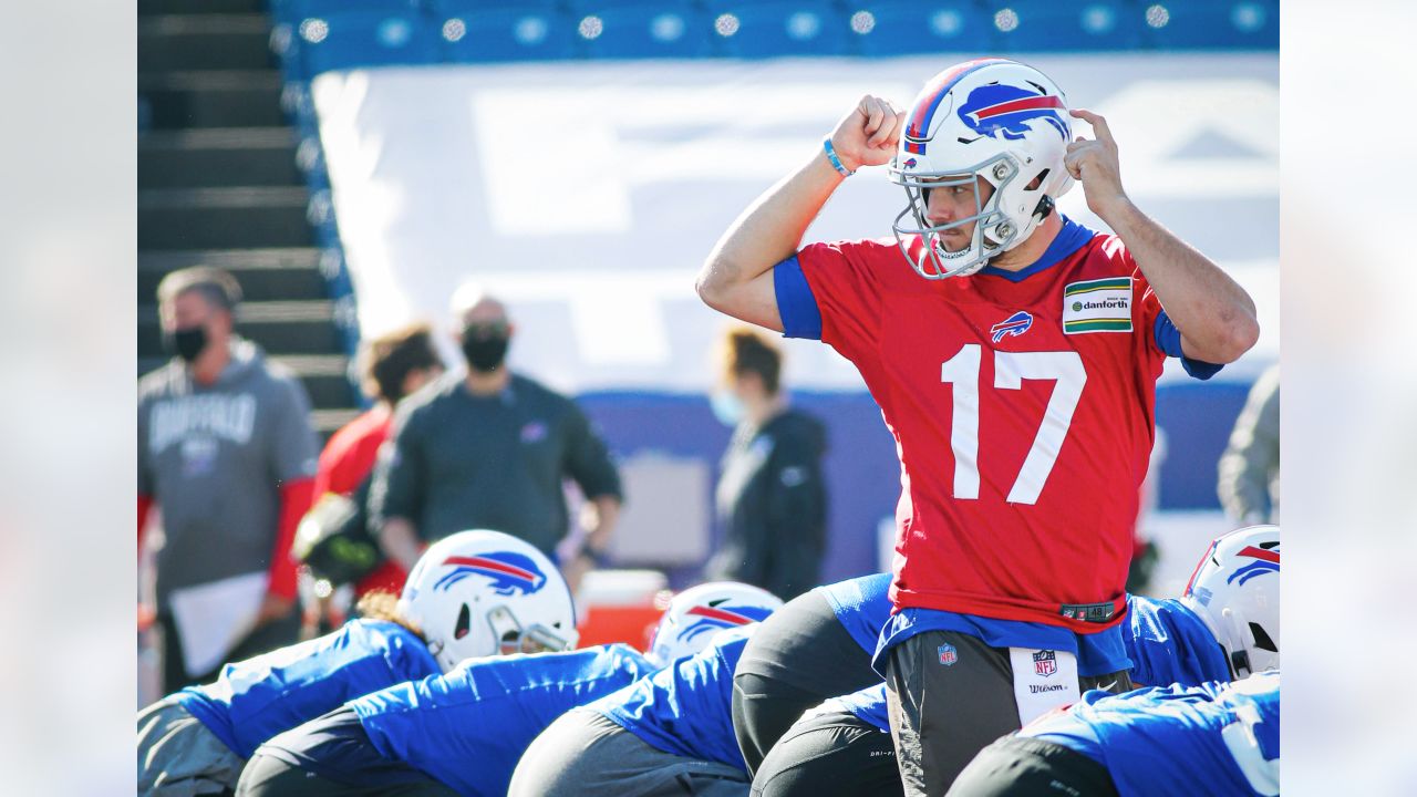 Buffalo Bills - Tyrod Taylor's game jersey is going to the Pro Football  Hall of Fame! He's one of five QBs in NFL history to in one game achieve:  -100+ passing yards 