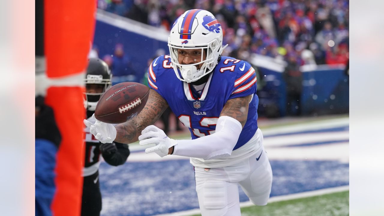 Buffalo Bills wide receiver Stefon Diggs warms up before an NFL football  game against the Atlanta Falcons Sunday, Jan. 2, 2022, in Orchard Park,  N.Y. (AP Photo/Joshua Bessex Stock Photo - Alamy