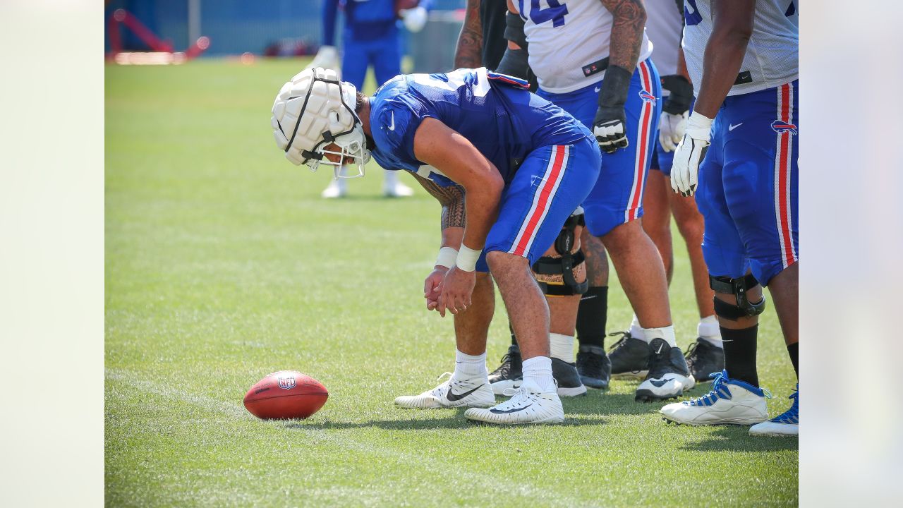 Bruce Smith attends Bills practice, gives thoughts on Greg