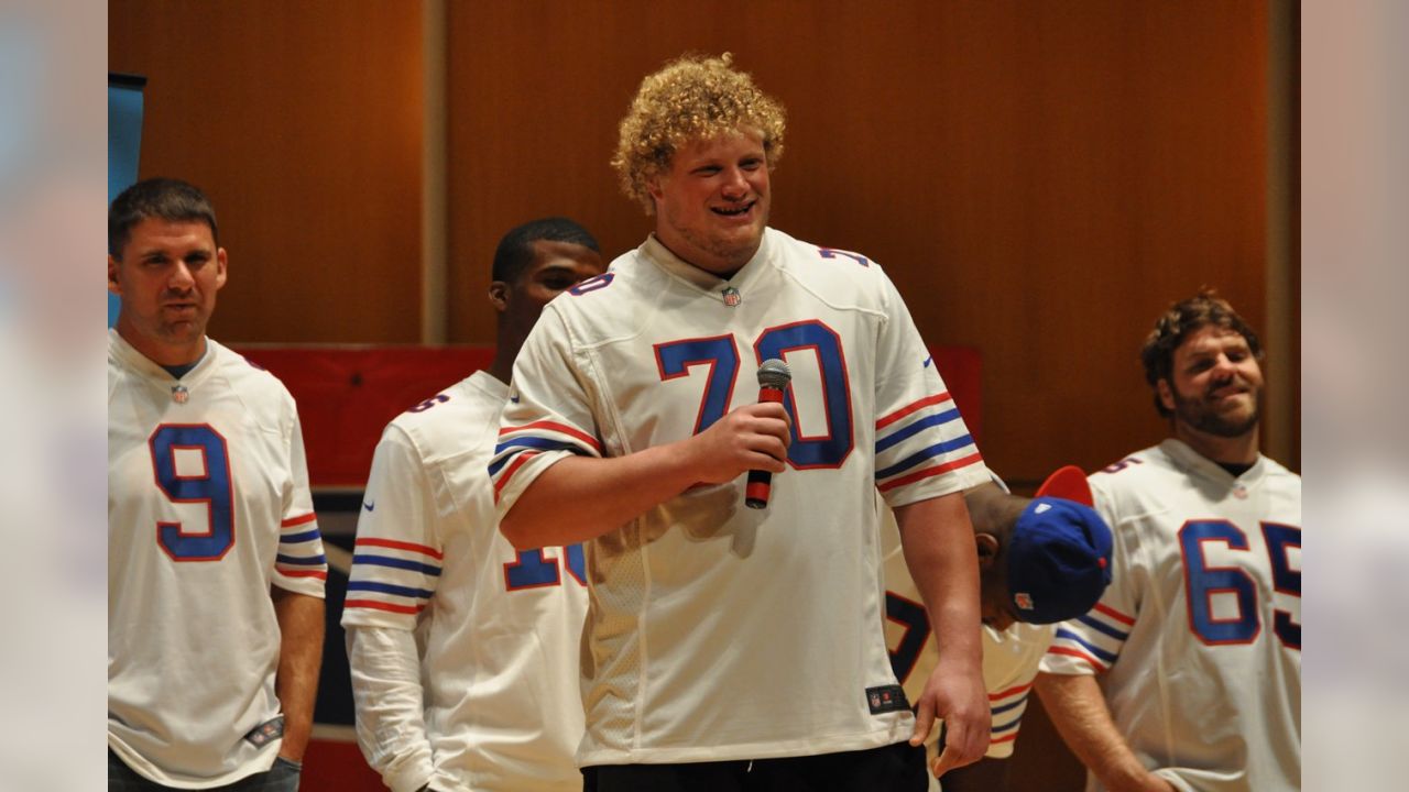 Buffalo Bills - Eric Wood at the Bills Crucial Catch event with children  from Women & Children's Hospital of Buffalo.