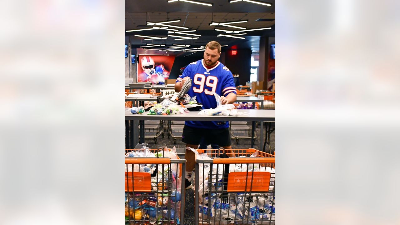 Harrison Phillips selected as Buffalo's Walter Payton Man of the