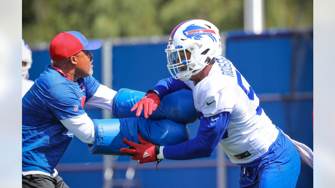 Buffalo Bills defensive end Greg Rousseau (50) and Miami Dolphins