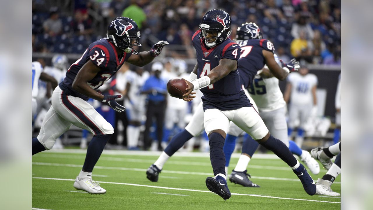 Buffalo Bills offensive tackle Daryl Williams (75) gets into position  during the second half of an NFL football game against the New York Jets in  Orchard park, N.Y., Sunday Jan. 9, 2022. (