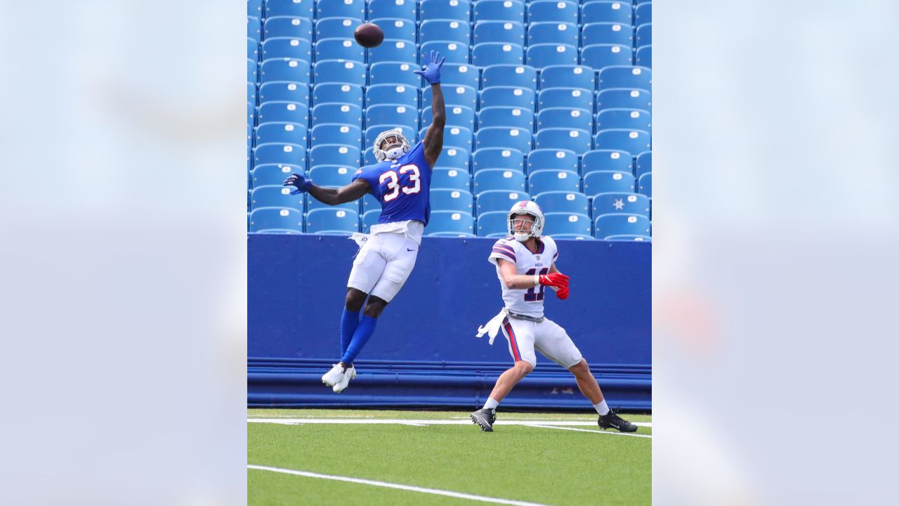 Buffalo Bills running back Devin Singletary (26) warms up before an NFL  football game against the Green Bay Packers, Sunday, Oct. 30, 2022, in  Buffalo, N.Y. (AP Photo/Rick Scuteri Stock Photo - Alamy