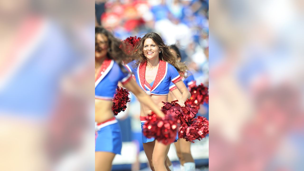 248 The Buffalo Jills Photos & High Res Pictures - Getty Images