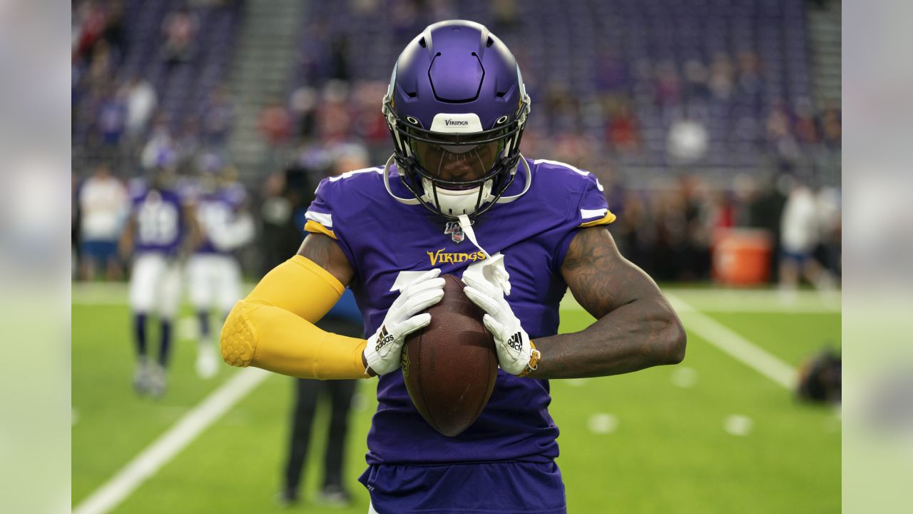 NFL: Vikings' Diggs puts faith in yoga - West Central Tribune