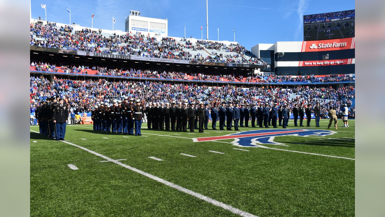 DVIDS - Images - 2019 Buffalo Bills Salute to Service Game: Pregame  Ceremony [Image 1 of 8]