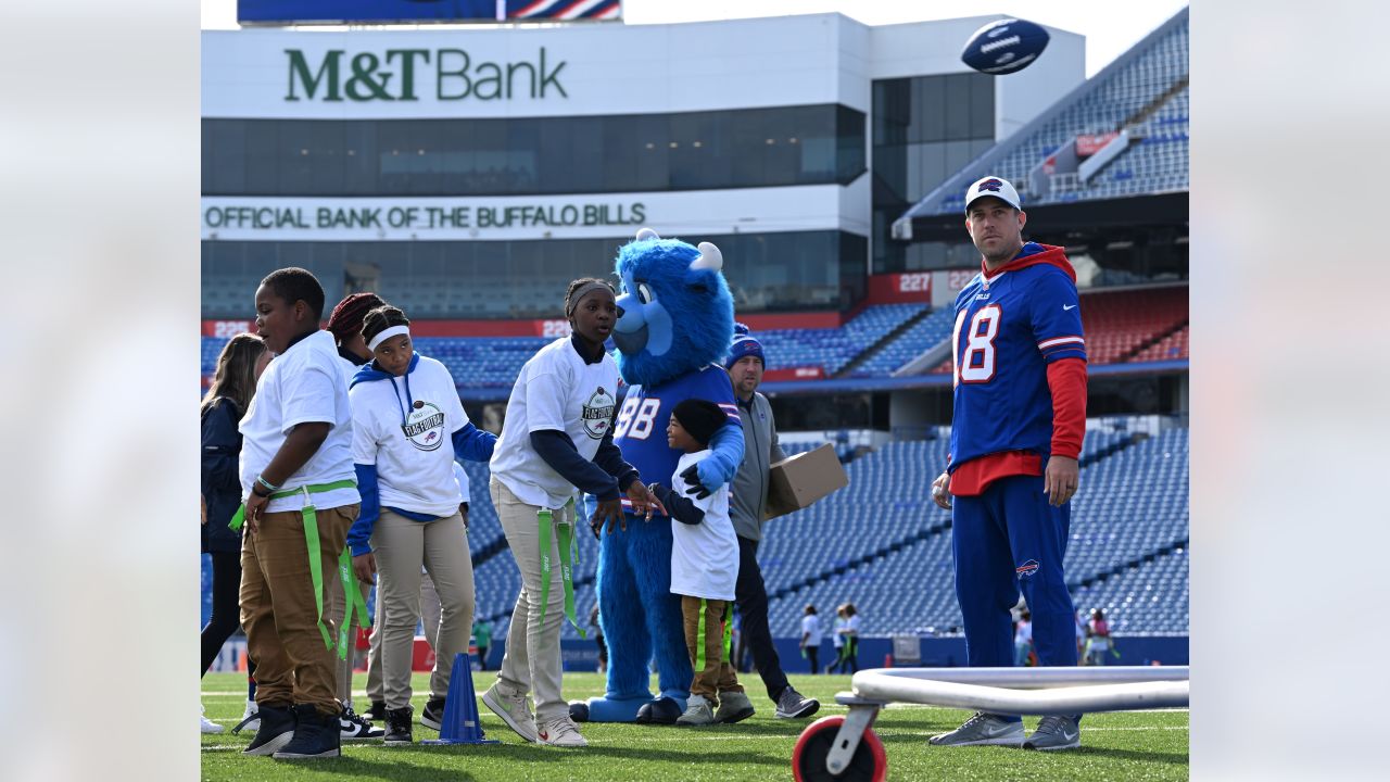 Billy's showing off his team - M&T Bank Buffalo Bills