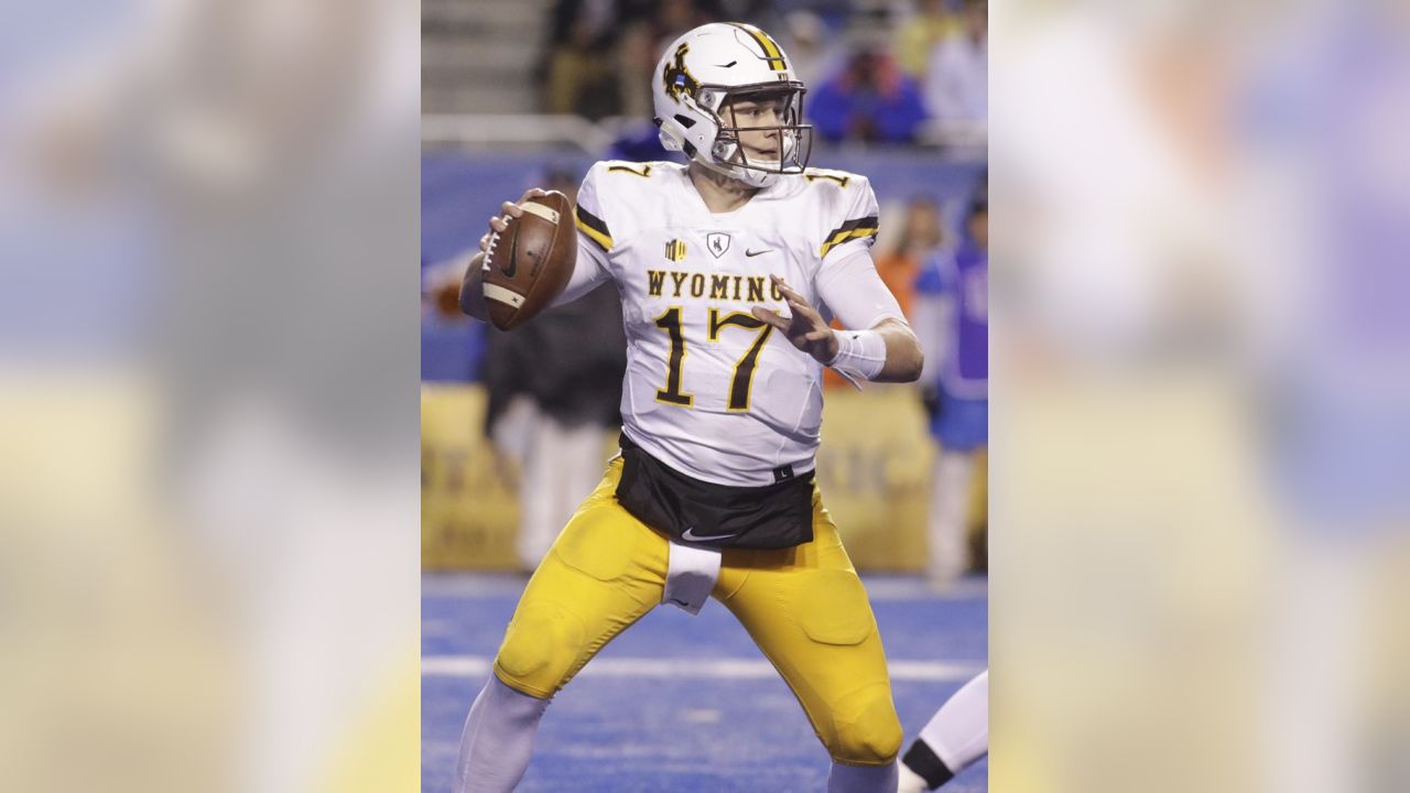 Josh Allen signs on eve of training camp