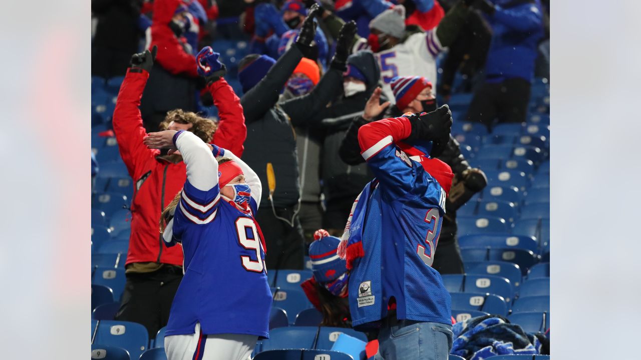 Watch: Fired up Bills Mafia forces delay of game in preseason