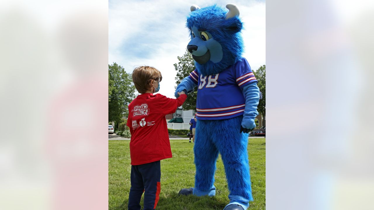 Buffalo Bills Mascot Billy Buffalo Runs the 40 Yard Dash 