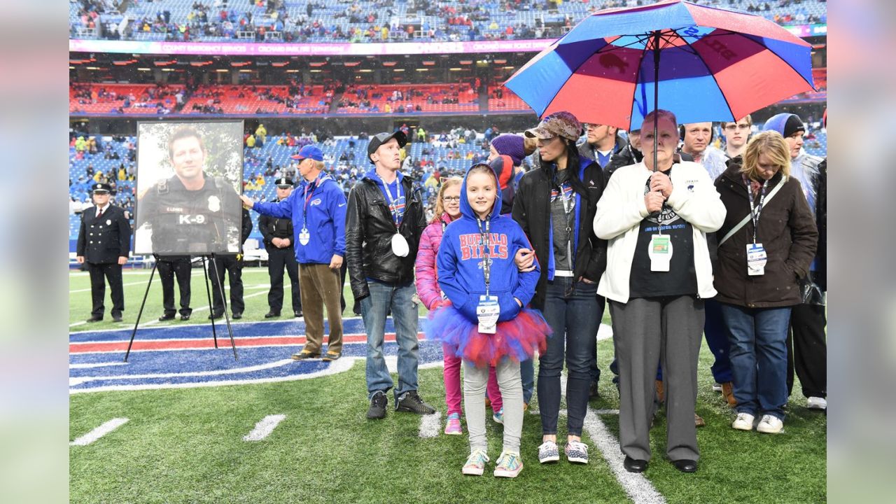 Buffalo Bills honor Officer Craig Lehner in pregame ceremony