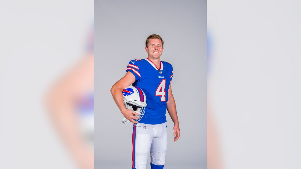 January 4, 2020: Buffalo Bills punter Corey Bojorquez (9) punts during the  4th quarter of an NFL football playoff game between the Buffalo Bills and  the Houston Texans at NRG Stadium in