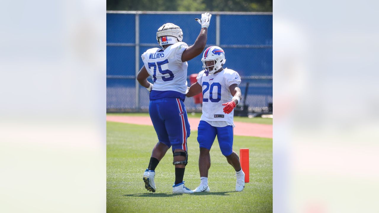 Bruce Smith wants to help Gregory Rousseau become Bills' next